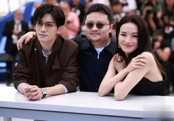 莆田安福相册 《狂野时间》主创亮相戛纳，舒淇好意思貌在线易烊千玺打扮训练