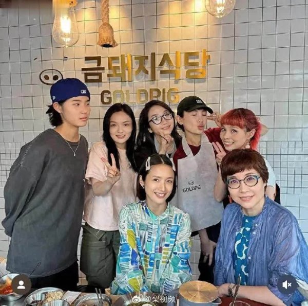 莆田安福相册 42岁林依晨怀二胎后首出面，素颜惊艳成乐龄产妇优雅范本！