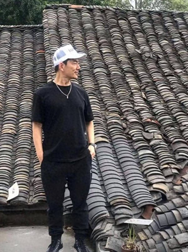 安福相册 零绯闻任贤皆：帮恩师、带红五月天，修老宅宠父母！