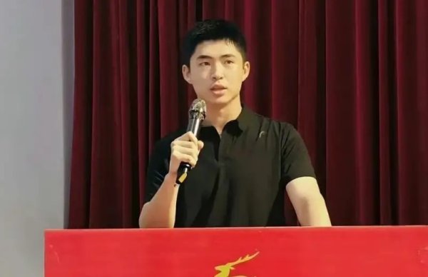 莆田安福相册 杨采钰现任男友身份疑曝光！年青多金，二东谈主曾现身妇产科