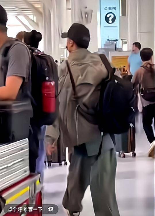 莆田安福相册 王菲谢霆锋归国，菲姐俏皮打扮步辇儿带风