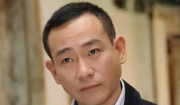 莆田安福家园 林保怡60岁只身，一东谈主一狗住海景豪宅，身段建壮越老越帅