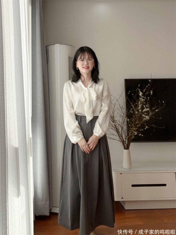 安福相册 春季气质通勤穿搭｜系带衬衫和西装裙