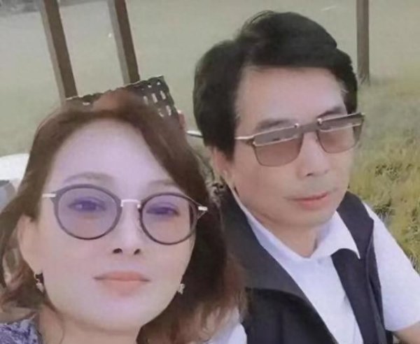 莆田安福相册 这一次，成亲29年的牛莉也要直面“老小恋”粗暴本质