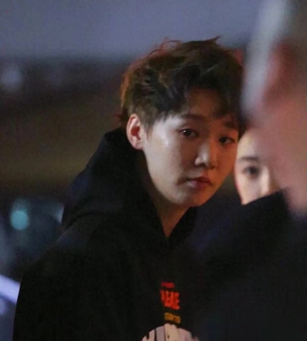 莆田安福家园 5.27王曼昱亮相巴黎世家步履，造型惊艳不愧国乒超模