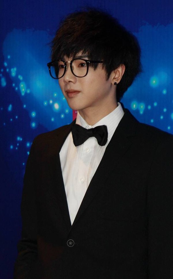 安福相册 华晨宇：在音乐六合中大力滋长的歌者