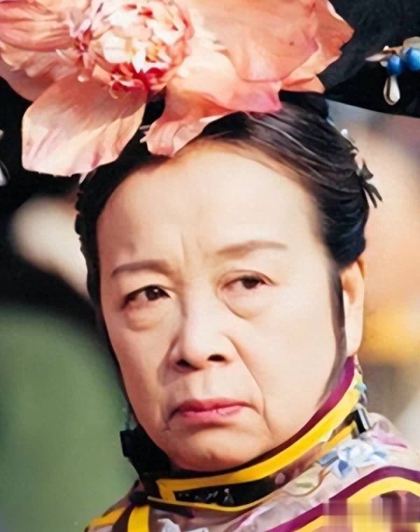 莆田安福相册 于晓光探望89岁李明启，60平旧居挂巨幅个东说念主照引关怀