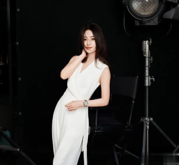 安福相册 赵丽颖与浪琴八年之约：优雅大使重塑品牌年青力