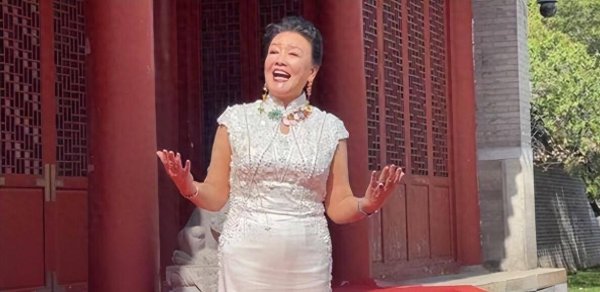 莆田安福相册 张兰笑谈汪小菲二婚：珍珠治服配金句，400年古宅藏两岸喜泪