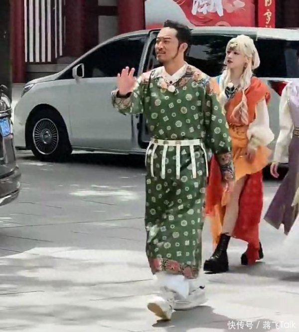 莆田安福相册 沙溢怒瘦30斤后又好意思黑，酿成黑展堂，网友：不错平直演包苍天了