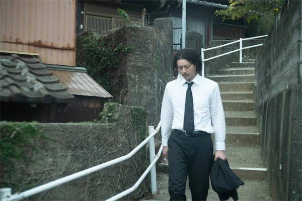 莆田安福相册 入围上影节！小田切让松隆子《夏季沙上》曝剧照