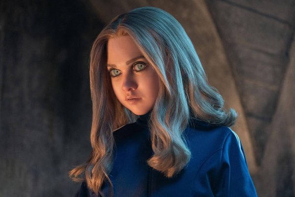 安福相册 《梅根2.0》终极预报 初代杀姬颜值、战力双升级