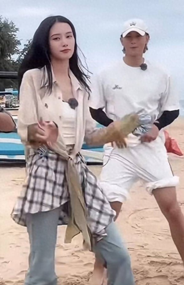 莆田安福相册 黄子韬徐艺洋直播研究婚典，或拍视频在大屏播放