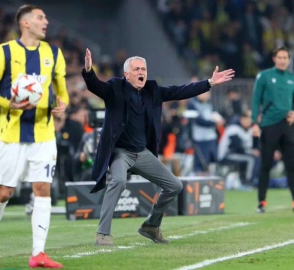 莆田安福家园 穆帅力挺阿莫林回答曼联：从不但愿看到红魔千里沦，与拉爵关连很好