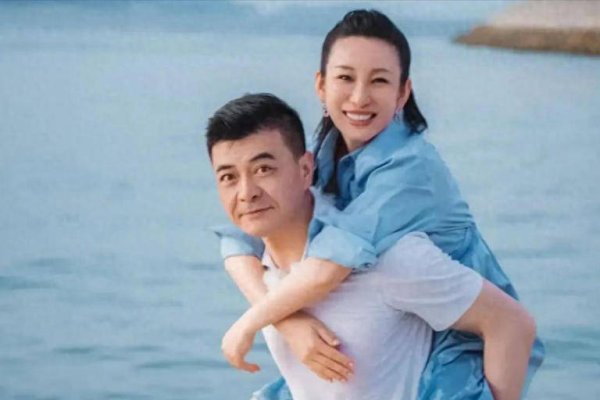 莆田安福相册 秦海璐近况：话剧摘梅花奖，王新军加盟新剧，受室11年似热恋