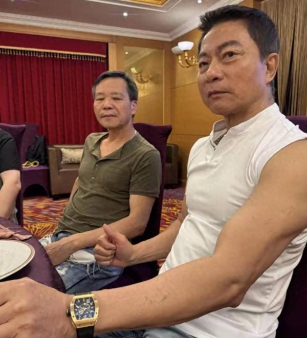 莆田安福相册 76岁戚冠军形象佳看不出年齿，主动曝光冻龄诀要