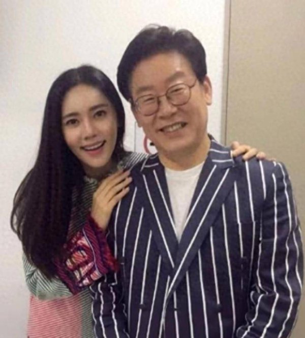 莆田安福家园 嫁中国老公8年不冷不热，如今被翻出和李在明的合照，终于火了！