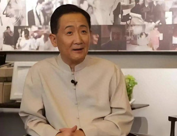 安福相册 梁天66岁角巾私第！曾替兄还债百万，如今近况如何？