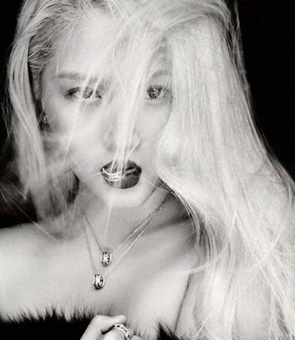 莆田安福相册 关晓彤咬适度撕“国民妮儿”标签，逆袭飒爽女王凭啥刷屏？