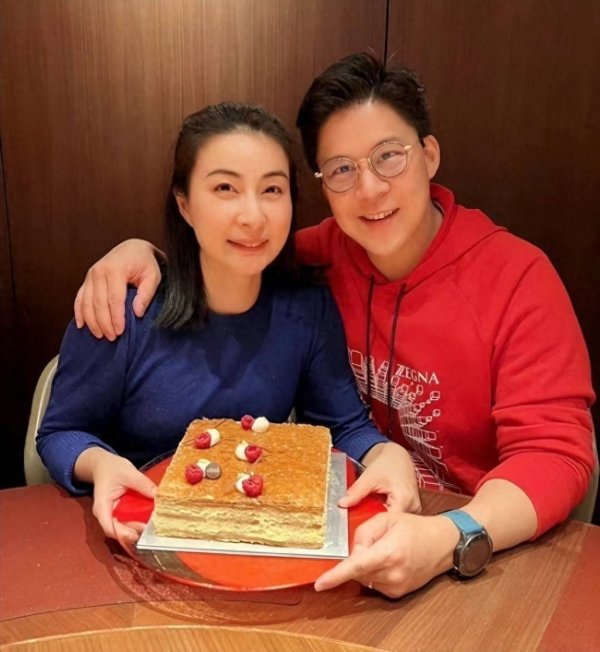莆田安福家园 霍启刚弟弟霍启仁订婚！大嫂郭晶晶送道贺，似朱玲玲获公婆招供