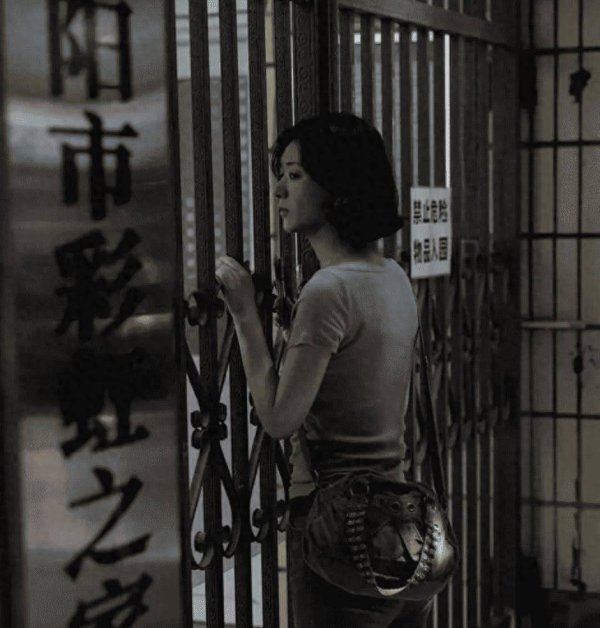 安福相册 一个装瞎骗钱一个断指，《曙光花》底层女性的确写真