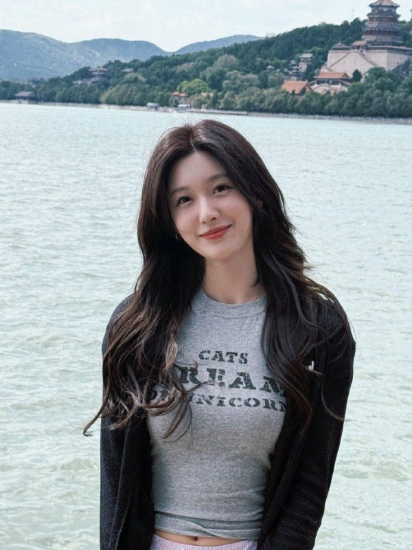 安福相册 着名女演员浴室滑倒重伤忍痛退新剧，剧组暖心复兴获赞