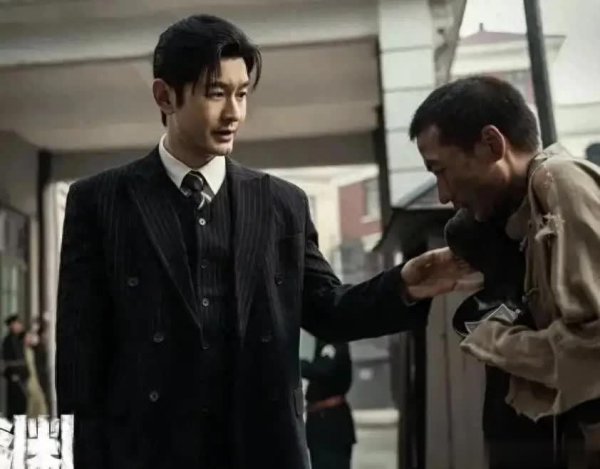 莆田安福相册 相同演特工，靳东和黄晓明差距竟这样大！