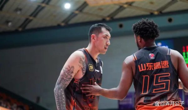 安福相册 被刘传兴15+13完爆！山东顶薪内线5中1，球迷：打球不成打东说念主行