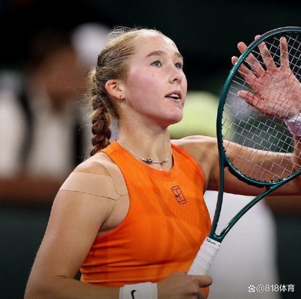 安福相册 输不起！斯瓦泰克不悦评释狠狠拍球几乎砸到球童，现场不雅众响起嘘声