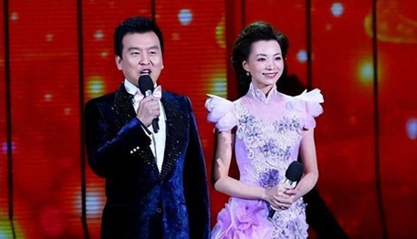 安福相册 四次高考上大学，央视谨小慎微到退休，这位名嘴实至名归！