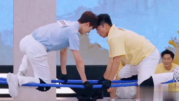 莆田安福相册 编外变常驻！李昀锐力压郑恺、李晨，不炒CP靠实力玩转“跑男”