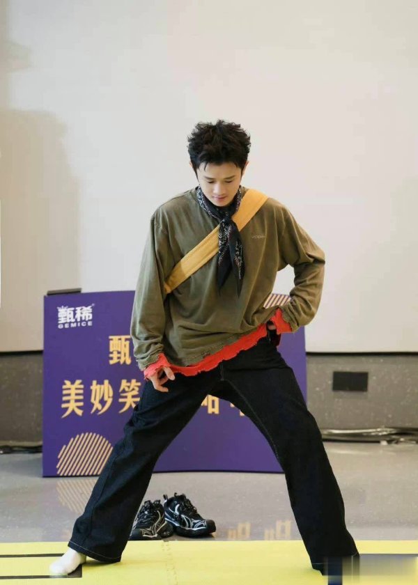 莆田安福家园 王勉被网友迎面追问恋情害羞，绯闻女友撞脸易梦玲！