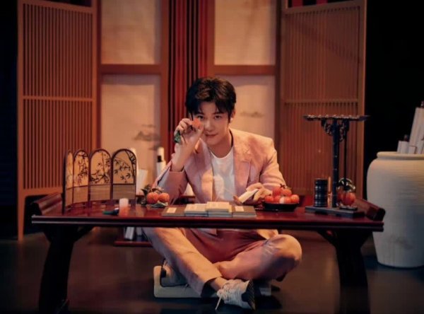 安福相册 芦芳生凭《长安的荔枝》出圈，演技获赞已经刘亦菲同学