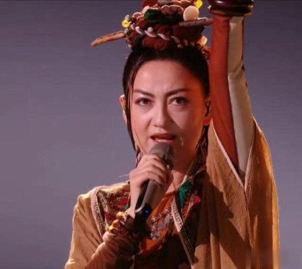 莆田安福家园 《歌手》者来女饰演从邡上热搜，弹幕吐槽像跳大神超有梗