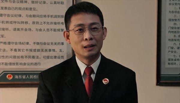 莆田安福相册 并吞张脸，演完《藏海传》又演《以法之名》，换造型差点认不出