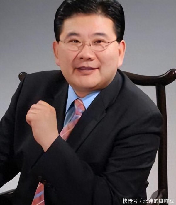 安福相册 闻明主握东说念主曹可凡官宣佳音，批驳区却一派骂声，他到底得罪了谁？