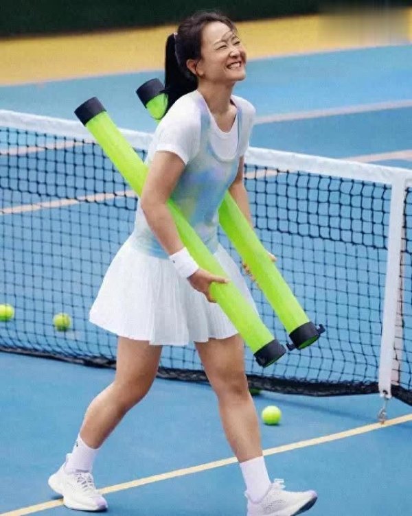 安福相册 100斤不白减！1年后再看43岁瘦身凯旋的贾玲