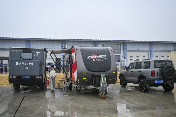 安福相册 体育东谈主生｜女赛车手的一天，交汇着“铁豆”的汗水、泪水与渴望
