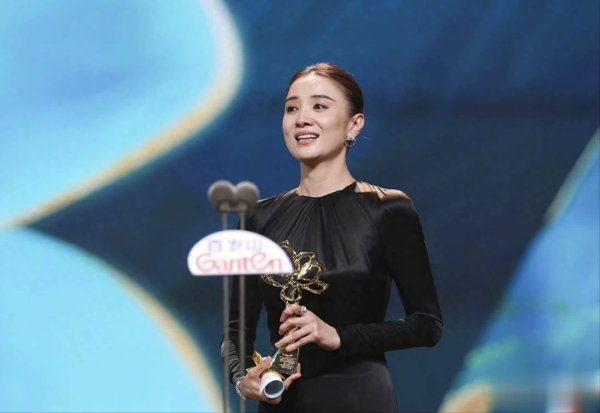 莆田安福相册 从“直快”到“羽毛丰满”脸，宋佳面相藏演艺进阶史