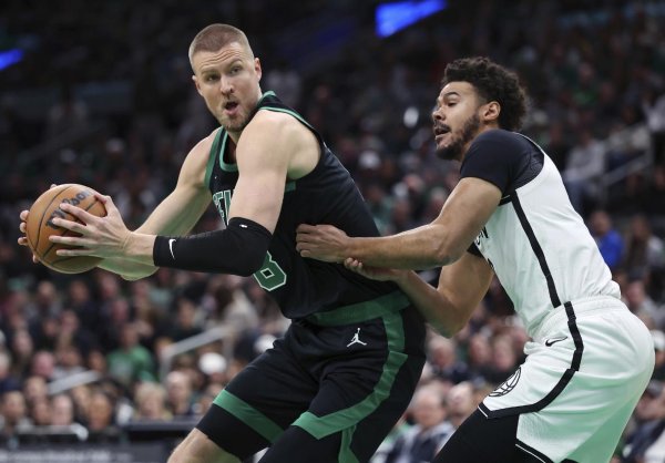 安福相册 确切射中率125%：沙伊尔曼6记三分秀压哨飞吻 24岁菜鸟最好一战