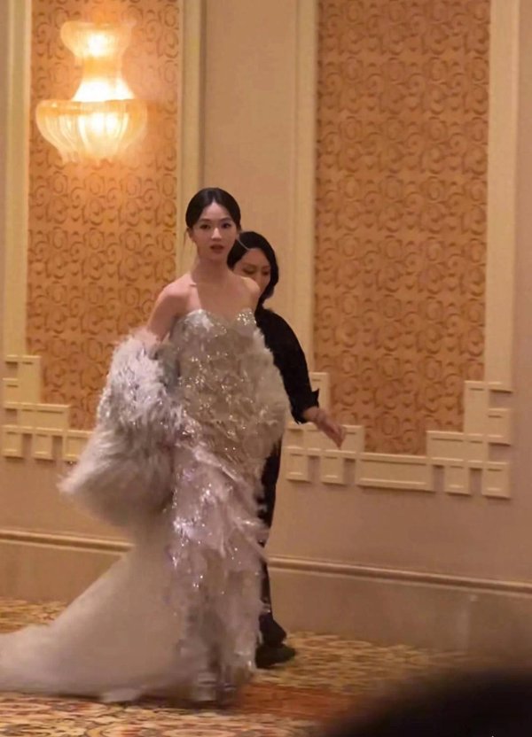 莆田安福相册 澳门Vogue作为路透：李庚希暗黑风，赵今麦在逃公主，杨幂真女神