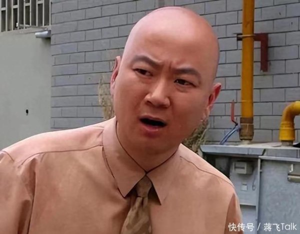 安福相册 58岁郭冬临近况：体态羸弱，孤身一东谈主假寓北京，闲着没事拍拍视频