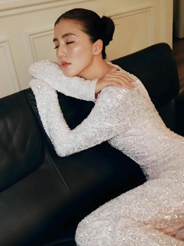 安福相册 叶问3里170cm黄老诚瑰丽大方成绩爱情，令东说念主襄助