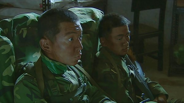 安福相册 《士兵突击》在干涉A大队遴荐时，为什么许三多伍六一不吃馒头？