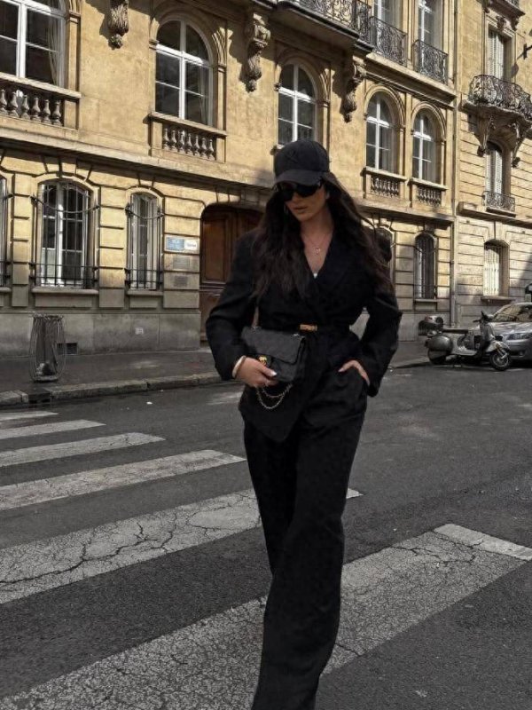 安福相册 懒东谈主救星!ins前卫博主 3 分钟快速外出穿搭，慵懒随心又高档