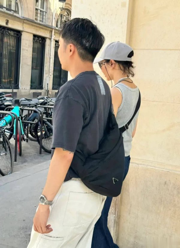 安福相册 张曼玉巴黎遛弯：蓝本“不营业”是文娱圈终极凡尔赛？