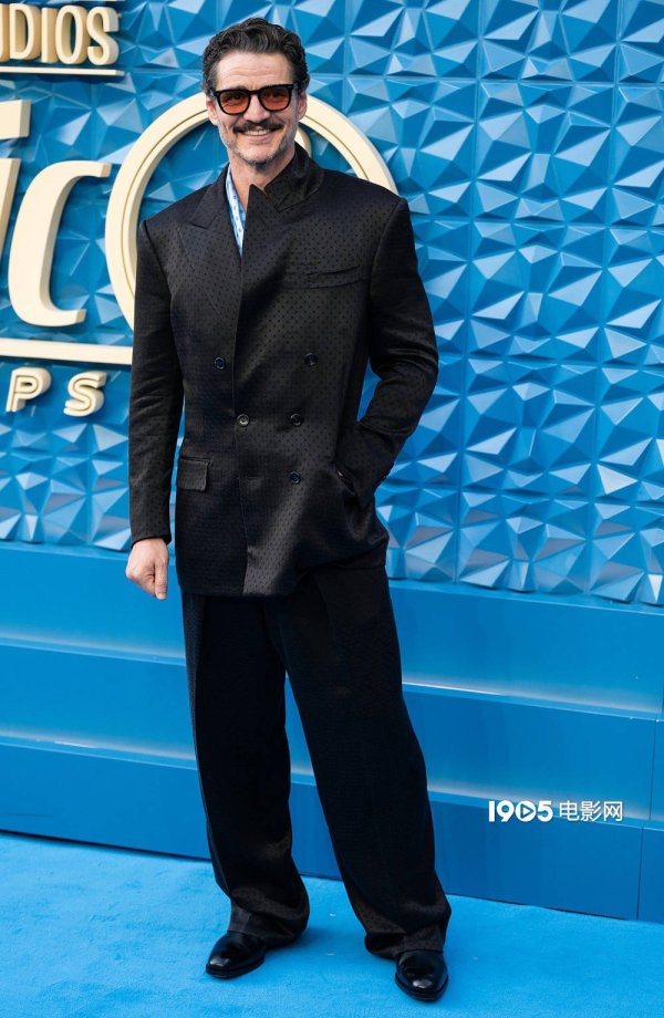 安福相册 《神奇4侠》首映！佩爹贴身怜惜孕妈凡妮莎·柯比