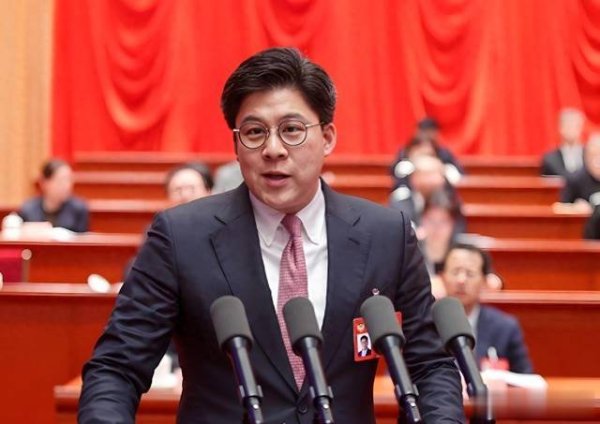 莆田安福家园 央媒官宣！45岁霍启刚再升职，妻子郭晶晶功不可没
