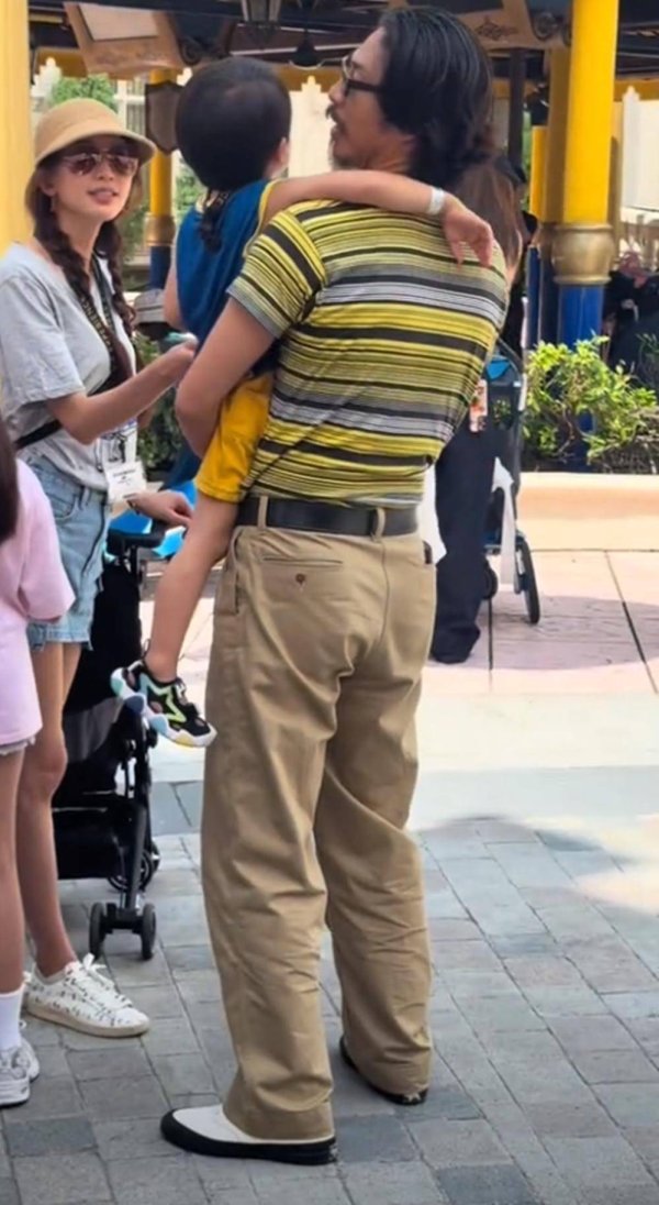 安福相册 林志玲带娃被拍汗如雨下，背影似青娥，曾称带娃无优雅