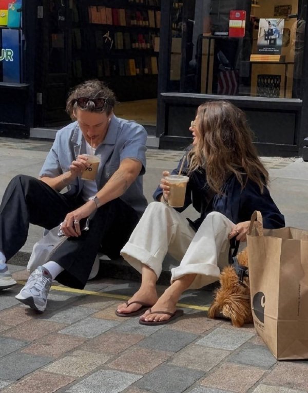 安福相册 极简才是顶流!Chloe Hayward的实穿功令，诽谤拿捏ins 博主氛围感